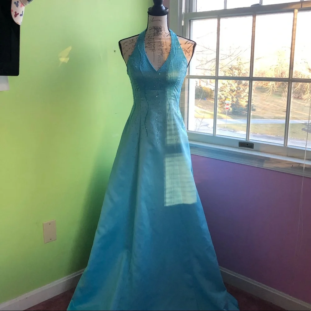 Full length blue formal dress - Picture 9 of 11